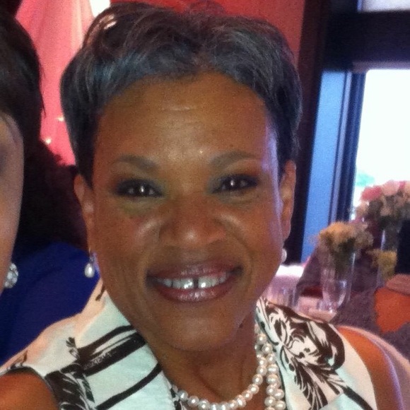 Meet your Posher, Margo - Picture 3 of 6